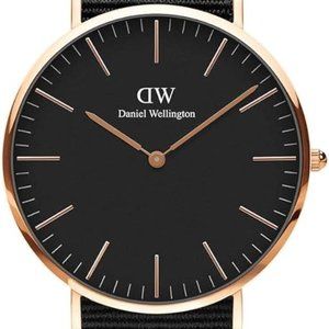 Daniel Wellington Classic Cornwall (rose gold / black) + extra leather strap